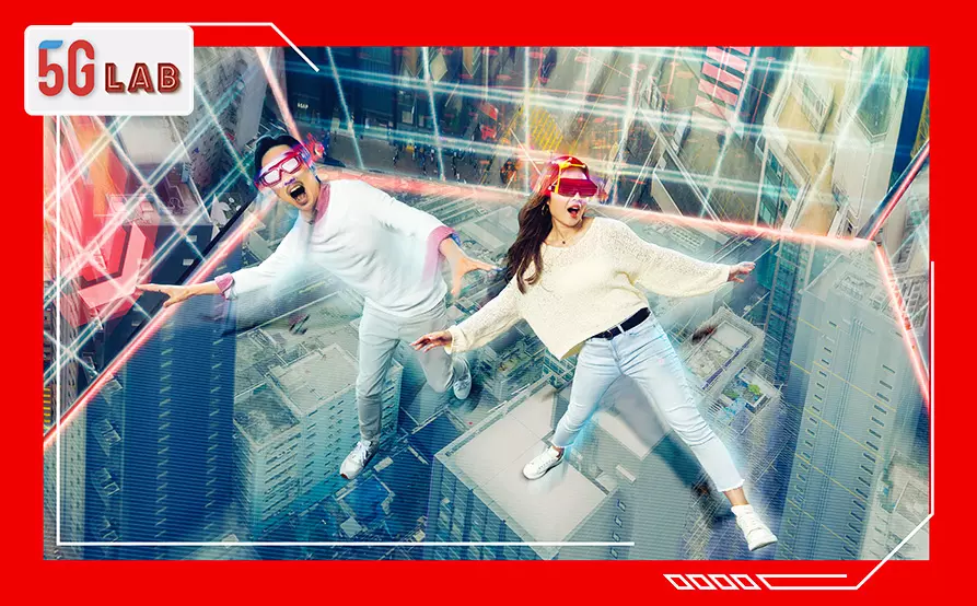 全身投入「棚架freefall」<br>利用VR技術，360⁰全方位包圍著你，戴起眼鏡即進入立體空間，站在搖搖欲墜的棚架上，身在平地都Feel到震撼離心力，包你腎上腺素飆升！