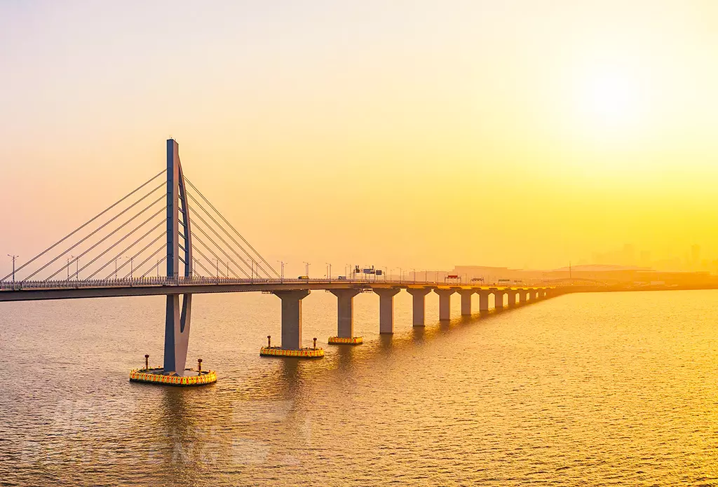 【古跡旅遊】睇驗港珠澳大橋 (南環路觀賞區)、東涌古炮台、迪欣湖活動中心、東涌漁村風味宴 一天團 (小型悠閒團)