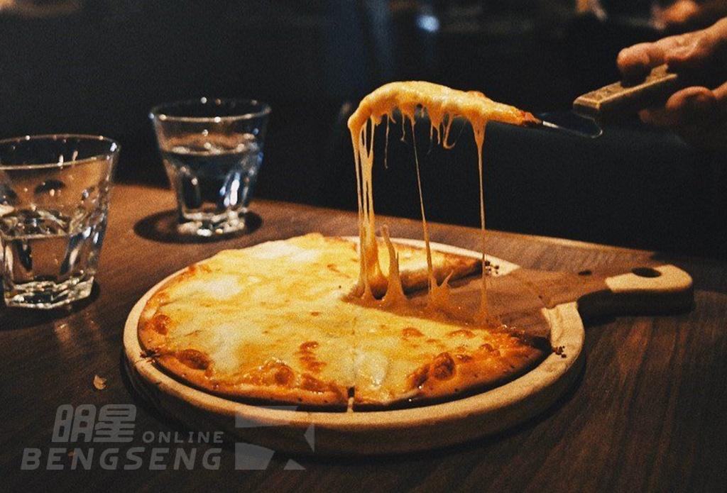 【本地遊】 Big Bus 大巴士 Chill遊香港島（乘搭舢舨船遊覽香港仔，連西式午餐)