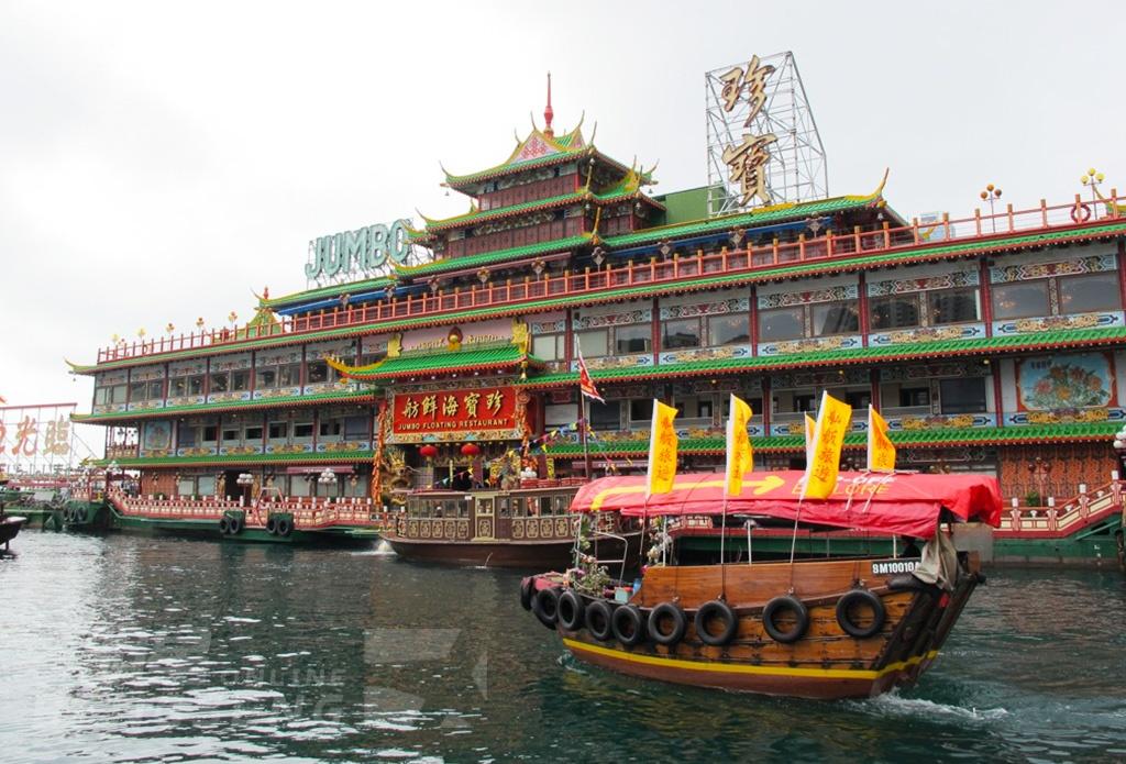 【本地遊】 Big Bus 大巴士 Chill遊香港島（乘搭舢舨船遊覽香港仔，連西式午餐)