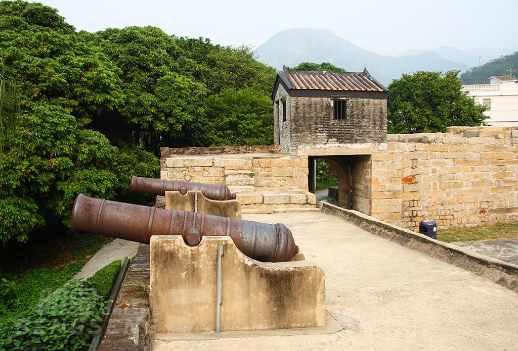 【古跡旅遊】睇驗港珠澳大橋 (南環路觀賞區)、東涌古炮台、東薈城 Outlet、東涌漁村風味宴 一天團 (包團)